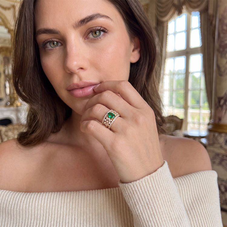 18kt Yellow Gold Oval Emerald Model Shot- David Stern Jewelers