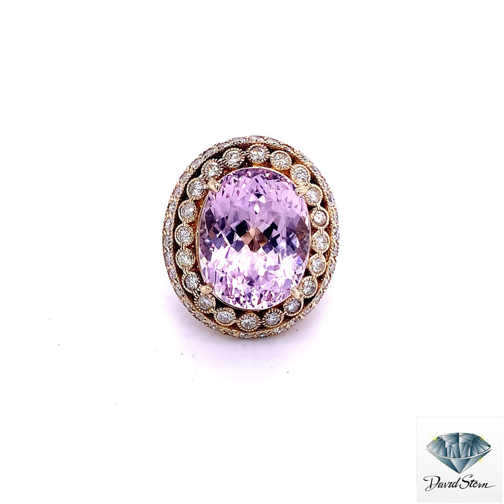 Morganite cocktail ring: 18.01 ct oval morganite in a double diamond halo, 18kt yellow gold
