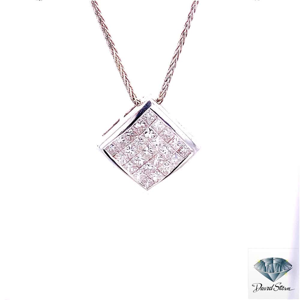 Princess cut diamond necklace: 25 invisible set princess diamonds, 3.00 CT, in an 18kt white gold square pendant